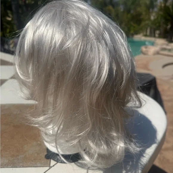 Paula Young Braided Headband Women's Wig in #60 Platinum Blonde - Picture 7 of 8